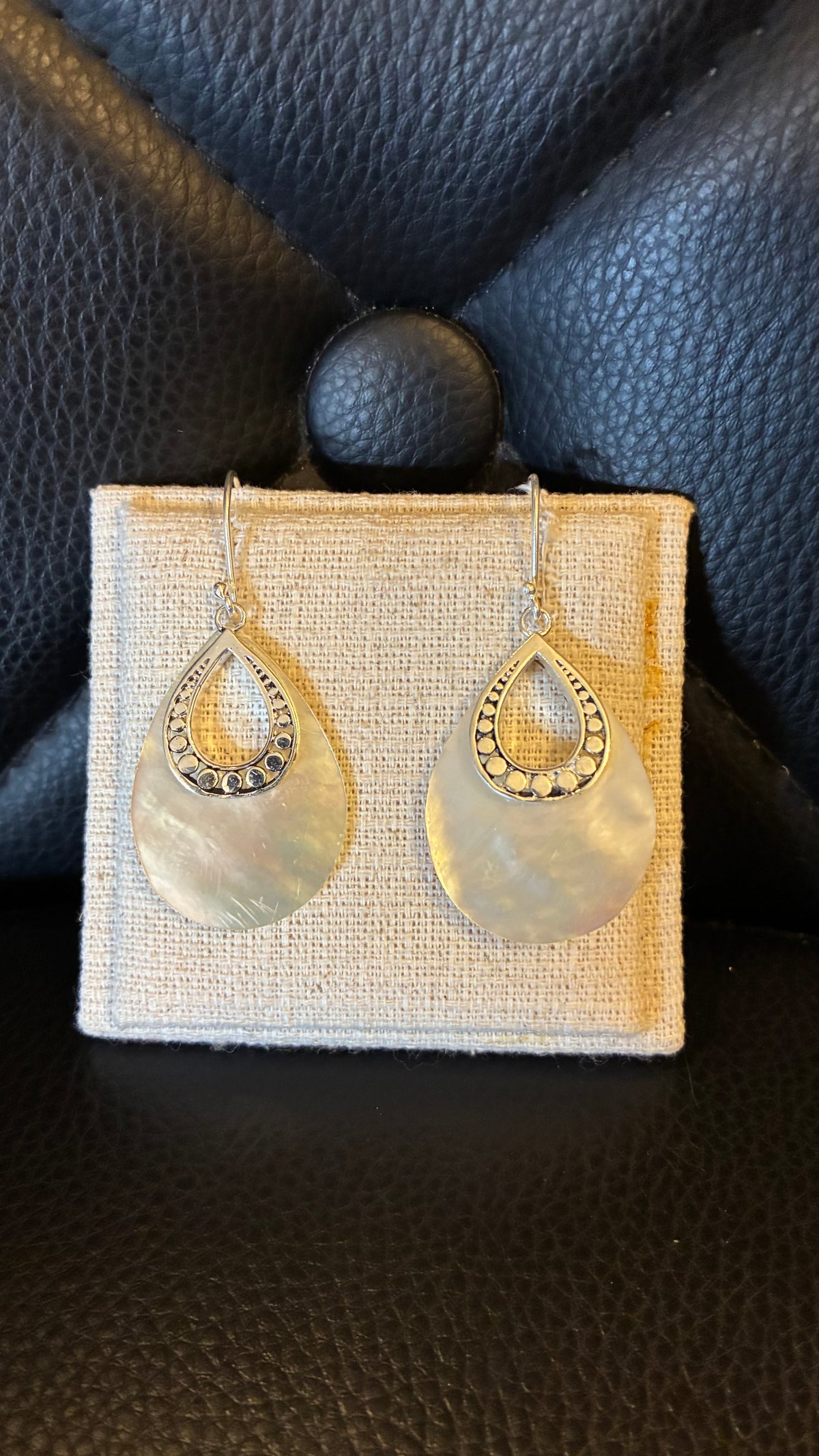 Art Deco Teardrop Shell Earrings - Silver